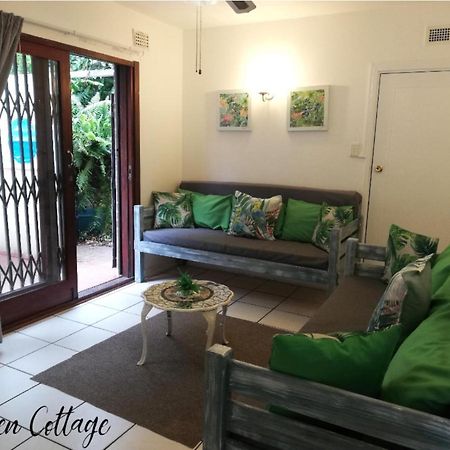 Beach Wood Cottages 셸리비치 외부 사진
