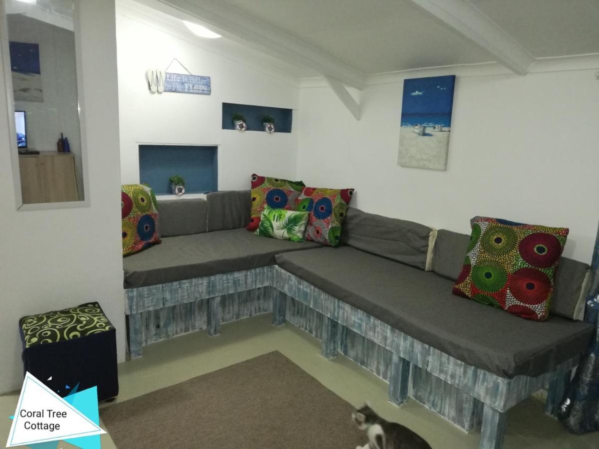 Beach Wood Cottages 셸리비치 외부 사진